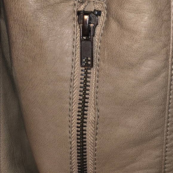 🌿Light brown jacket - Picture 2 of 3